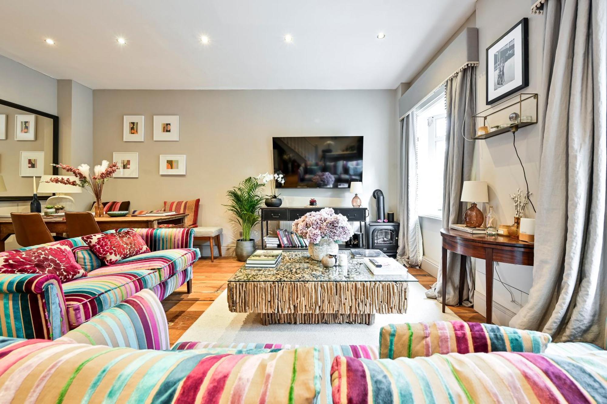Апартаменты Magnificent 2 Bed Hyde Park Mews House Лондон Экстерьер фото