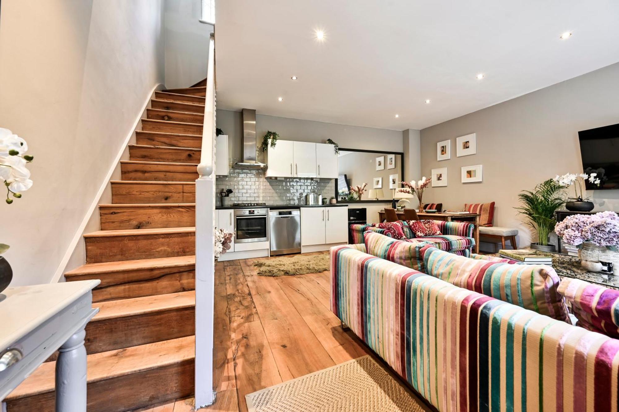 Апартаменты Magnificent 2 Bed Hyde Park Mews House Лондон Экстерьер фото
