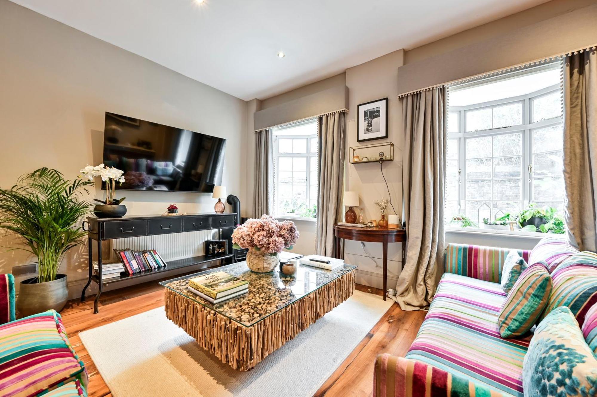 Апартаменты Magnificent 2 Bed Hyde Park Mews House Лондон Экстерьер фото